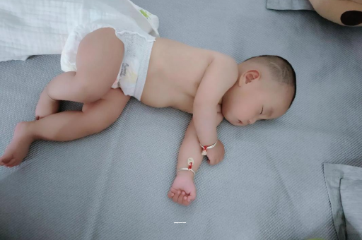 晋城几个月宝宝开始长牙